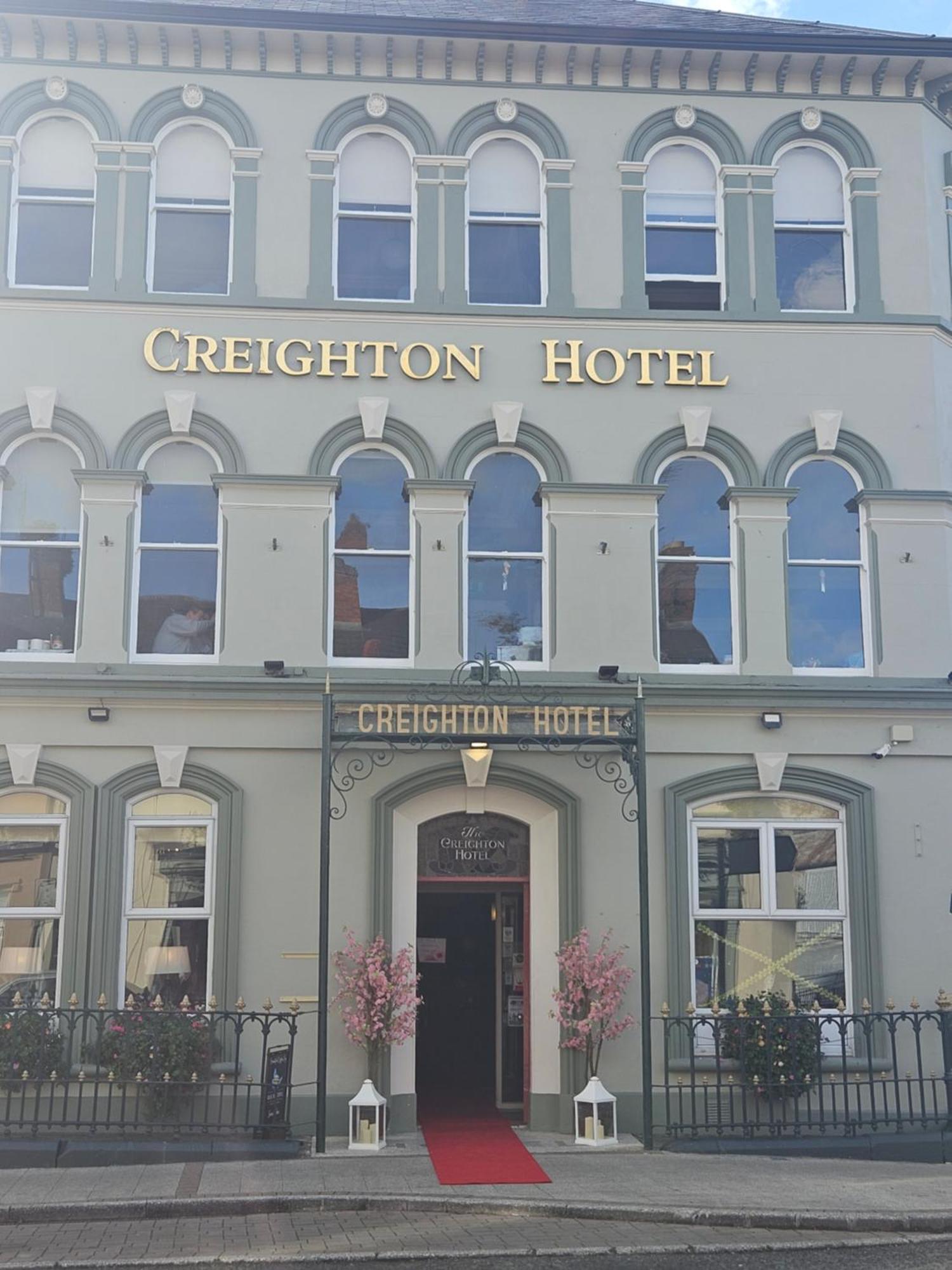 Creighton Hotel Clones ภายนอก รูปภาพ
